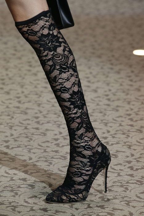 Floral Fishnets, Shoes Fashion Photography, Lace Stockings, Lace Heels, Aesthetic Shoes, Shoe Inspo, Dolce E Gabbana, Dark Fashion, Business News