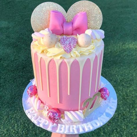 Las 10 tortas más lindas de Minnie Mouse Minnie Mouse Cupcake Cake, Minnie Mouse Cake Decorations, Cupcakes Minnie Mouse, Γενέθλια Mickey Mouse, Minnie Mouse Birthday Party Decorations, Minnie Mouse Birthday Cakes, Minnie Mouse Cupcakes, Disney Birthday Cakes, Bolo Minnie