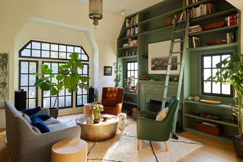 Two Tone Tudor — BESTOR ARCHITECTURE Small Tudor Living Room, Bestor Architecture, Tudor Interior, Tv Nook, What Is Interior Design, Dwell Magazine, Tudor Style Homes, Tudor House, Tudor Style