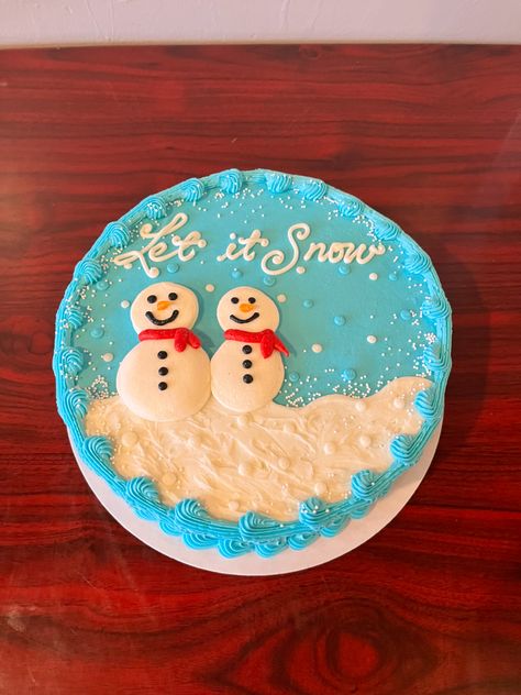 January Cakes, Snowman Cake Ideas, Winter Birthday Cake Ideas, Snowman Birthday Cake, Snowman Cakes, Winter Cake Ideas, Fall Theme Cakes, Holiday Cake Designs, Dq Cake