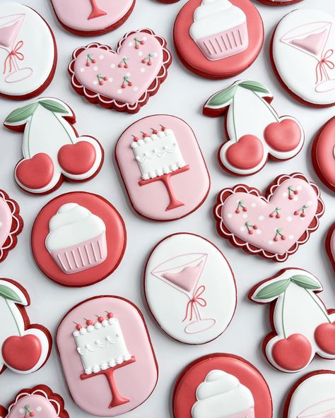 Lip Decorated Cookies, Red Cookies Decorated, Pink Decorated Cookies, Bow Sugar Cookies Royal Icing, Cherry Cookies Decorated, Girly Sugar Cookies, Royal Iced Cookies Ideas, Leopard Cookies, Icing Color Chart