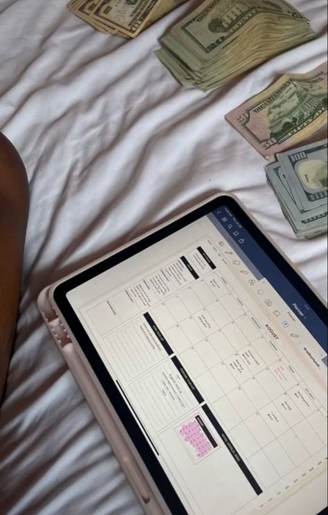 Esthetician Money, Healthy Bank Account Aesthetic, Stable Income Aesthetic, Esthetician Goal Board, Vision Board For Esthetician, Black Youtuber Aesthetic, Personal Finance Aesthetic, Women In Tech Aesthetic, Money Vision Board