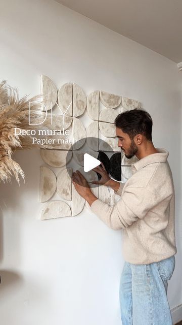 Thibault MAO on Instagram: "DIY deco murale papier mâché 16 € 🥰
En me promenant chez Leroy je suis tombé sur un de stockage de planche de médium à 2 euros. 
Pile ce qu’il me fallait pour ce projet DIY!! 🥰
J’avais en tête une deco murale ethnique aux formes géométriques pour le coin de la salle à manger. Trop content du résultat. Qu’est ce que vous en pensez ? 😊 
#diy #doityourself #diyprojects #ethnique #deco #walldecor" Diy Tableau, Diy Deco, Instagram Diy, Bonus Room, Decor Diy, Animal Crossing, Leroy Merlin, Diy Decor, Mural