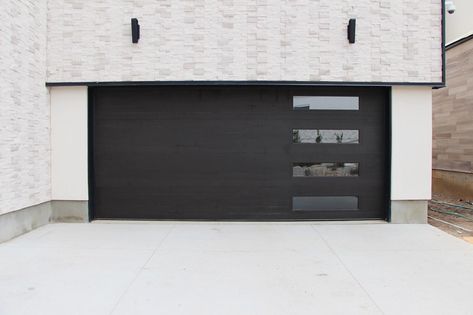 Cedar Garage Door, Black Garage Door, Unique Garage Doors, Black Garage Doors, Contemporary Garage Doors, Contemporary Garage, Garage Door House, Black Garage, Garage Door Windows