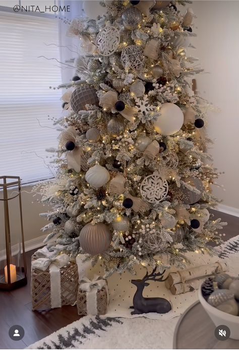 Green And Gold Frosted Christmas Tree, Tan And Brown Christmas Tree, Grey And Cream Christmas Tree, Silver Gold Tree Christmas, Bronze And White Christmas Tree, White And Bronze Christmas Tree, Nude Christmas Tree Decor, White Tree Decorating Ideas, Christmas Tree Brown And Gold