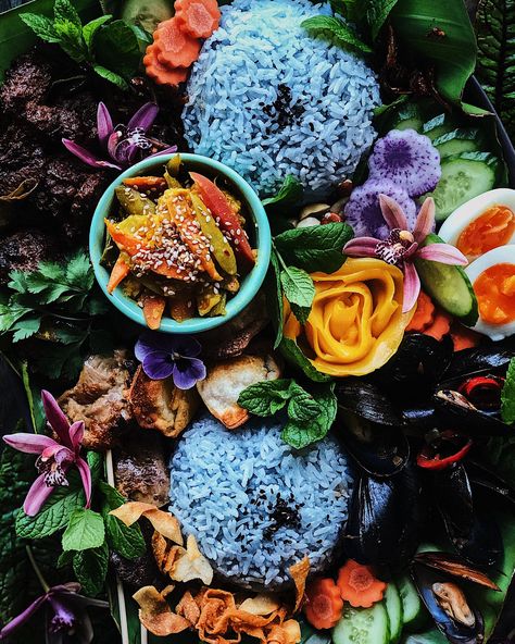 Blue Rice Recipe, Mermaid Recipes, Blue Rice, Sweet Sticky Rice, Butterfly Pea Tea, Rice Desserts, Catering Food Displays, Butterfly Pea Flower, Butterfly Pea