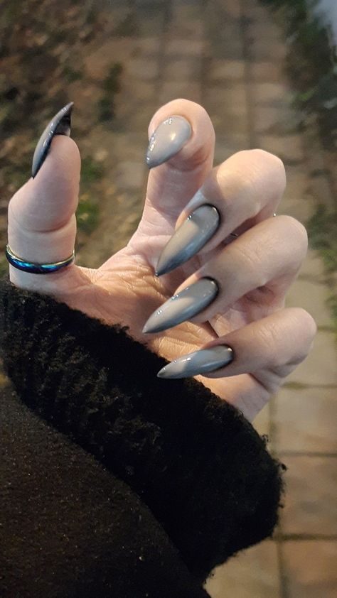 Mnails#3 Creepy Nails Acrylic, Zombie Nails Acrylic, Cute Gothic Nails, Nude Goth Nails, Corpse Nails, Dracula Nails, Vampire Nails Gothic, Nail Art Gothic, Horror Nail Art