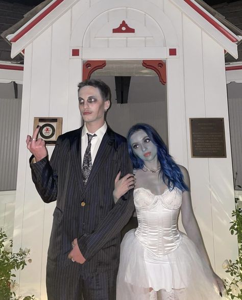 Corpse Bride Dress, Bride Dress Up, Halloween Costumes Women Creative, Corpse Bride Costume, Unique Couple Halloween Costumes, Horror Halloween Costumes, Halloween Parejas, Halloween Coustumes, Bride Costume