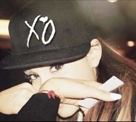 mila | xo 🐘 on Instagram: ““If it ain’t XO then it gotta go” @arianagrande” Ariana Grande The Weeknd, Ariana Grande Put Your Hearts Up, Ariana Grande Crying, Old Drake, Ariana Grande Tongue Selfie, Ariana Grande Meme, Ponytail Girl, Ariana Grande Meme Face, Ariana Grande Dangerous Woman