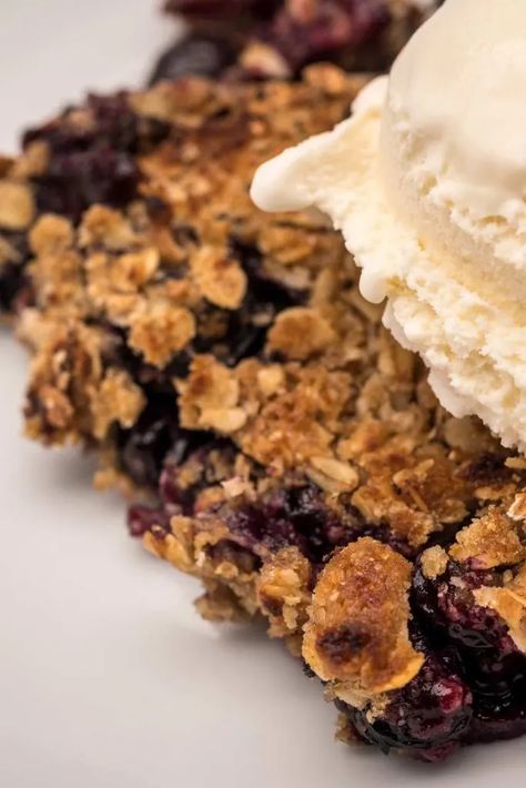 Peach Blueberry Crisp, Summertime Desserts, Blueberry Crisp Recipe, Blueberry Jam Recipe, Blueberry Crisp, Blueberry Topping, Blueberry Crumble, Blueberry Desserts, Dessert For Two