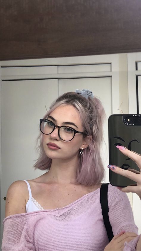 Trending Specs For Women, Prescription Glasses For Women Trendy, Short Hairstyle Cute, Abg Style Makeup, Deep Winter Makeup, Goth Asian, Makeup Aesthetic Looks, Celebrity Faceclaims, Tips For Makeup