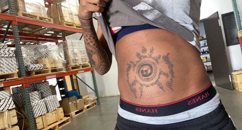 Naruto tattoo #unfinished Naruto Belly Seal Tattoo, Naruto Seal Tattoo Knee, Naruto Stomach Seal, Naruto Sealing Jutsu Tattoo, Jariyah Naruto Tattoo, Naruto Belly Tattoo, Belly Tattoo, Naruto Tattoo, Fish Tattoos