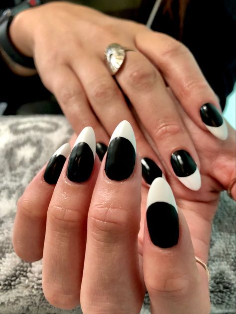 White With Black Tip Nails, White Nails Black French Tip, Black Nail With White Tip, Red Black And White French Tip Nails, Black With White French Tip Nails, Black Nails White French Tip, White And Black French Nails, Black Nails With White French Tip, Black Nails White Tips