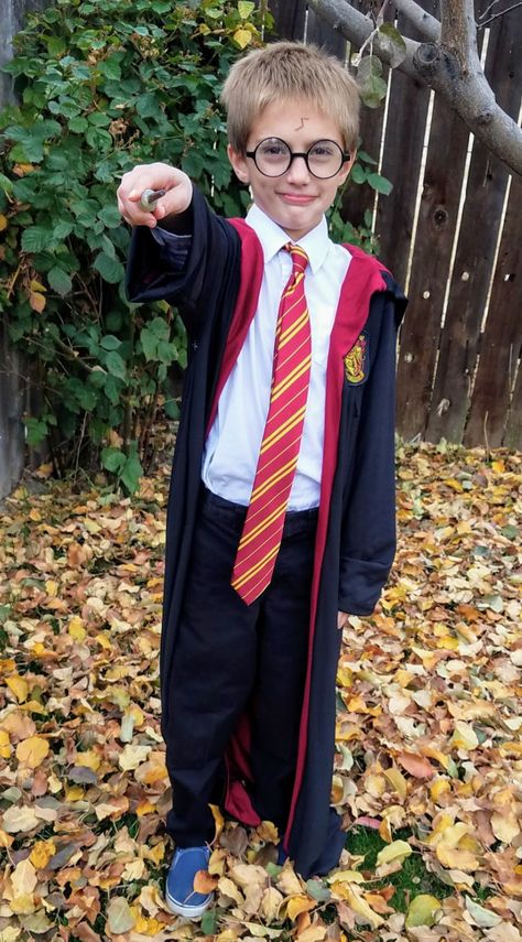 Mens Harry Potter Costume, Wizard Costume Harry Potter, Homemade Harry Potter Costume, Harry Potter Costume For Kids Boys, Harry Potter Costume Boys, Harry Potter Kids Costume, Kids Costumes Boys, Harry Potter Kids, Harry Potter Costume