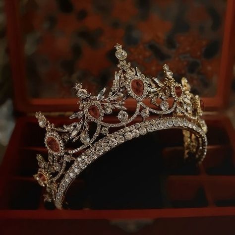 Royalty Crown Aesthetic, Ruby Crown Aesthetic, Coronation Crown Queens, Crown Jewels Aesthetic, Royalty Aesthetic Crown, Red Crown Aesthetic, Red Royal Aesthetic, Royal Aesthetic Queen, Queen Crown Aesthetic