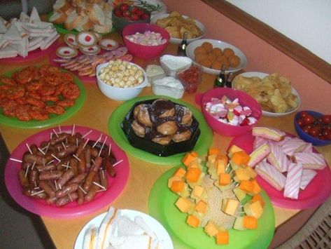 1980s Party Food, 80s Party Foods, Kitsch Party, Prom Food, 80s Food, Rhyme Or Reason, 80s Birthday Parties, 1980s Party, Food Buffet