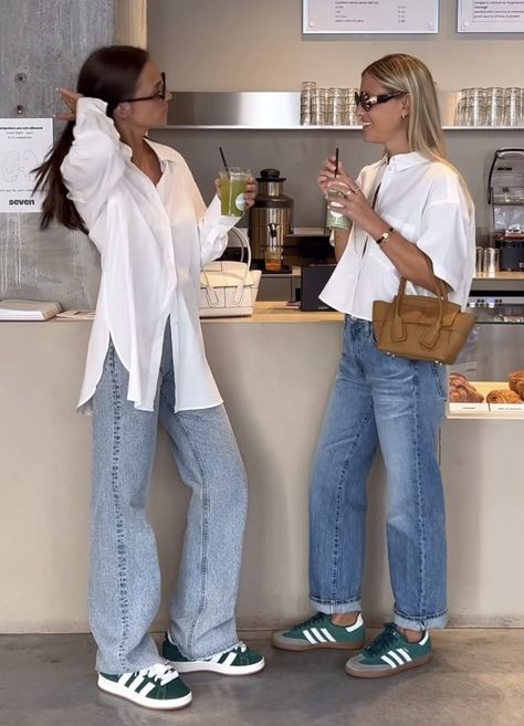 White Shirt Outfit And Jeans, Vouri Outfit, Street Style Dinner Outfit, Light Wash Cropped Jeans Outfit, Casual Outfit For Shopping, Relaxed Weekend Outfit, High Rise Tapered Jeans Outfit, Gen Z Spring Outfits, Casual Spring Outfits Women 2024