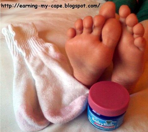 Vapo Rub, Vicks Vapor Rub, Vicks Vapor, How To Stop Coughing, Uses For Vicks, Sick Remedies, Vapor Rub, Vicks Vaporub, Cough Remedies