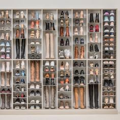 Adjustable Shoe Organizer | EasyClosets Shoe Storage Bench Diy, Ideas Armario, Shoe Aesthetic, Shoe Storage Small Space, Diy Space Saving, Diy Shoe Storage, Diy Storage Bench, Shoe Room, Closet Shoe Storage