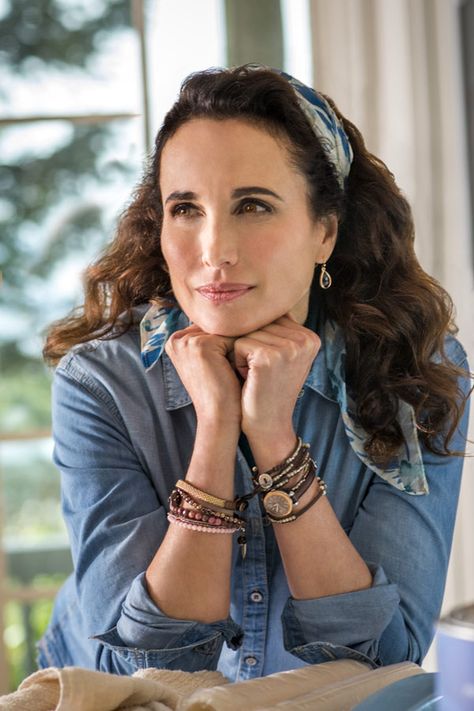 Actress Andie MacDowell also from Cedar Cove Andie Macdowell Hair, Andie Macdowell Style, Cedar Cove Series, Maximalism Fashion, Cedar Cove, Andie Macdowell, 5 December, Career Girl, Celebrity Trends