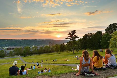 The 9 Best Towns To Stay In While You Enjoy New York’s Finger Lakes Region - WorldAtlas Skaneateles Lake, Canandaigua Lake, New York State Parks, Cayuga Lake, Keuka Lake, Seneca Lake, Lakeside Cottage, The Finger Lakes, Going To University