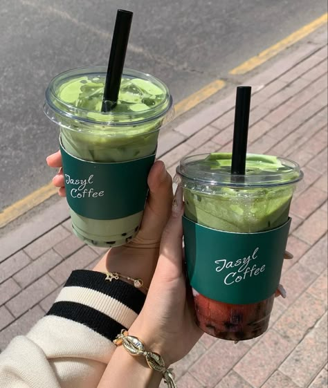 Matcha Cafe Interior, Coffee Ideas Design, Cafe Drinks Aesthetic, Matcha Shake, Ice Matcha, Matcha Lover, Matcha Cafe, Coffee Shop Branding, Matcha Drink