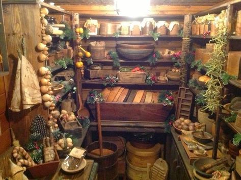 Daily Medieval: The Larder Case Sotterranee, Cabin Dollhouse, Preppers Pantry, Casa Hobbit, Food Preserving, Preserving Foods, Old Fashioned Kitchen, House Storage, Cinder Blocks