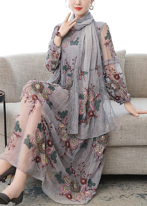 Maxi Dress Fall, Tea Party Attire, Boho Spiritual, Kebaya Modern Dress, Mog Dresses, Wearable Art Clothing, Party Maxi Dress, Tulle Dresses, Maxi Dresses Fall