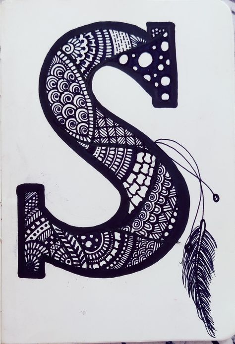 S Letter Mandala Design, Drawing Structure, Letter Mandala, Mandala Work, Alphabet Mandala, Mandala Simple, Alphabet Designs, Doodle Art Letters, Name Drawings