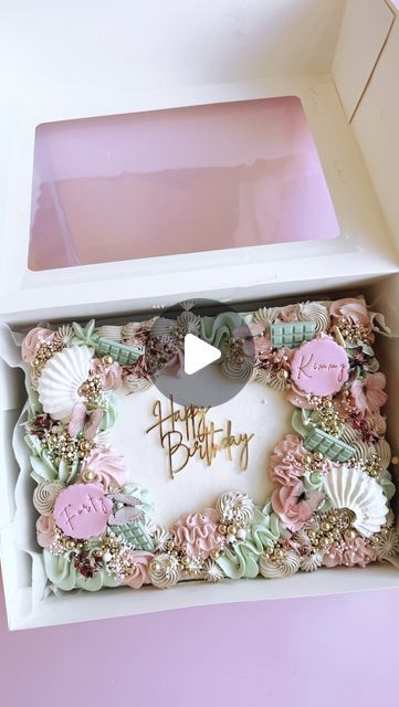 Sweetzee Creations on Instagram: "Decorate this slab cake with me - Happy Birthday Kimmy 🌸  . . #canberracakes #visitcanberra #Canberra #canberracakes #cakesofCanberra #cakelove #canberraevents #smallbusiness #canberradesserts #cupcakedecorating #canberrafoodie #hercanberra #thesweetcapital #canberrafood #canberraeats #canberramums #eatcanberra #customcupcakesg #supportlocal #cakestagram #cakesofinstagram #birthdaycake #buttercreamcakes #cupcakes #buttercreamart #cakereel #slabcake #sprinkssquad" Floral Sheet Cake Birthday, Slab Cake Ideas, Slab Cake Decorating, Slab Cake, Birthday Sheet Cakes, Cream Art, Custom Cupcakes, Sheet Cake, Buttercream Cake