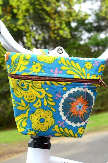 Handlebar bag Handlebar Bag Pattern, Bicycle Bag Pattern, Bike Accessories Diy, Bike Baskets, Scooter Bags, Bags Sewing, Bike Basket, Handlebar Bag, Bicycle Bag