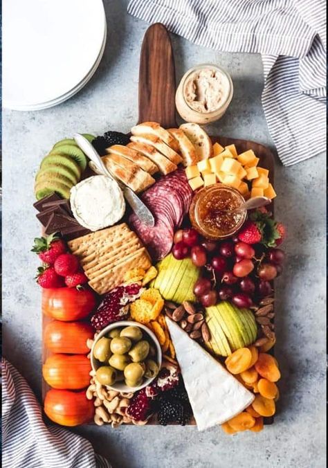 Fruits And Cheese Platter, Fruit Plates Party Platter Ideas, Pretty Cheese Board, Cheese And Fruit Platter, Fruit Platter Ideas, Tomato Bruschetta Recipe, Fall Appetizers Easy, Cheese And Fruit, Platter Ideas