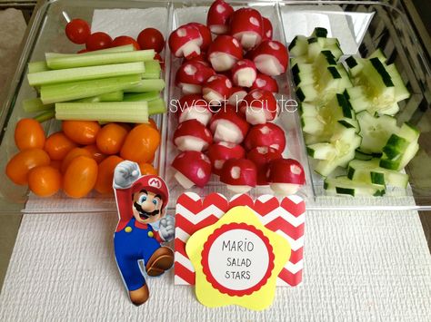 Super Mario Bro's Party {Series}: Food ideas Mario Salad Stars, Mushroom Radishes veggie tray. Pin now...read later! Mario Bros Party Food, Mario Decorations, Super Mario Brothers Party, Halloween Lunch Box, Party Favor Cups, Super Mario Bros Birthday Party, Sweet Buffet, Super Mario Bros Party, Mario Bros Birthday