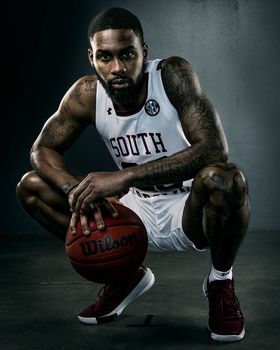 Basketball Portraits Photography, Dynamic Basketball Poses, Basketball Photography Poses Men, Indoor Basketball Photography, Dramatic Basketball Photography, Basketball Photoshoot Ideas Men, Boys Basketball Poses, Kids Basketball Photoshoot, Studio Sports Photography