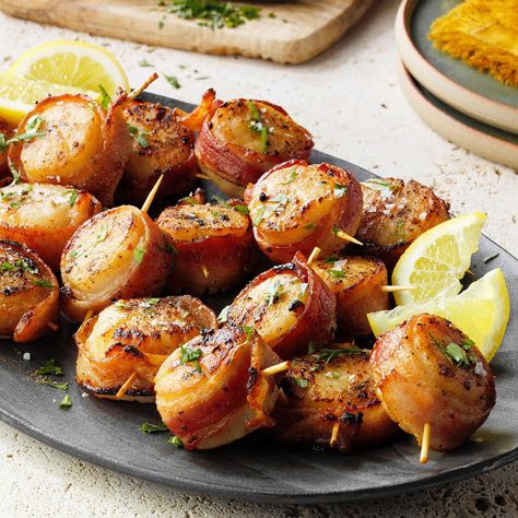 Bacon-Wrapped Scallops Bacon Wrapped Scallops Recipe, Frozen Scallops, Baked Scallops, Bacon Wrapped Scallops, Bacon Appetizers, Yummy Seafood, Ideas Lunch, Pork Bacon, Gluten Free Breakfast