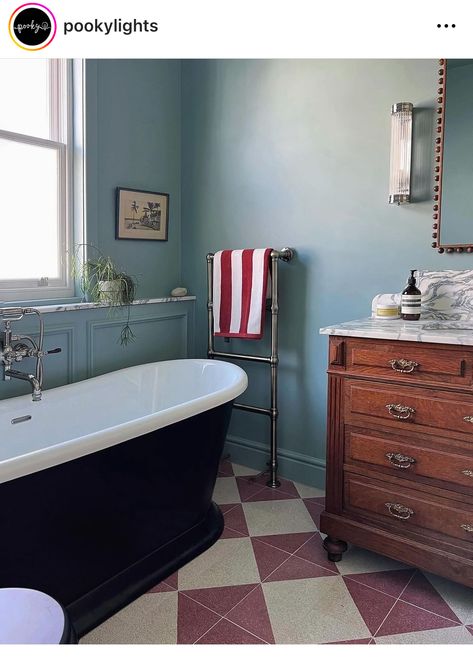 In with the blue… Farrow And Ball Dix Blue, Dix Blue, Latest Bathroom, Victorian Bathroom, Bathroom Red, Blue Paint Colors, Farrow And Ball, Vintage Bathrooms, Blue Bathroom