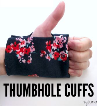 manche sweat avec trou pour le pouce Cuffs Diy, Hey June, Sewing Alterations, Sewing Stitches, Small Sewing Projects, Wrist Warmers, Sewing Class, Love Sewing, Sewing Gifts