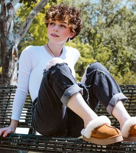 Addison Grace Hair, Graceful Addison, Addison Grace, Person Pose, Non Binary Haircuts, Chloe Moriondo, Girl Reference, Ugg Store, Shoes And Sandals