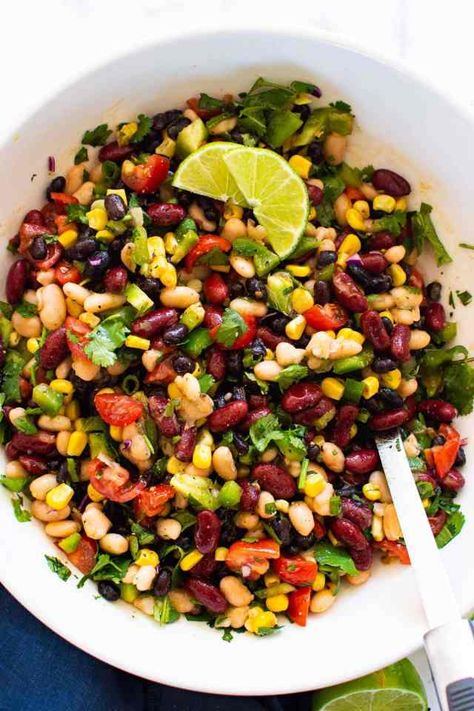 Bean Salad Recipes Easy, Bean Salad Dressing, Bean Salad Healthy, Mexican Bean Salad, Bean Salad Recipe, Three Bean Salad, Mexican Salads, Resep Salad, Black Bean Salad