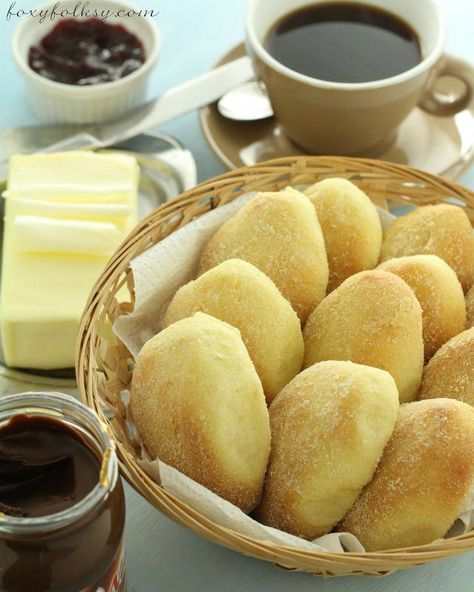 Filipino Bread Recipe, Pandesal Recipe, Foxy Folksy, Filipino Food Dessert, Filipino Desserts, Bread Bun, Easy Bread, Bread And Pastries, Filipino Recipes