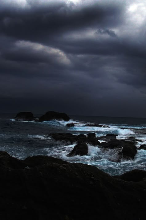 Dnd Setting, Blue Lagoon Iceland, Stormy Sea, Moody Blues, Ocean Wallpaper, Dark Photography, Sea And Ocean, Crows, Dark Wallpaper