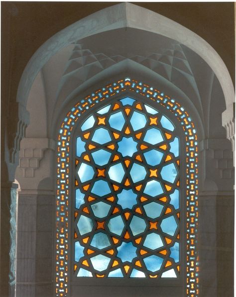 Mecca City, Moroccan Window, Open Courtyard, Medina Saudi Arabia, Mosque Design, زجاج ملون, Moroccan Interiors, Hotel Interior Design, Stained Glass Designs