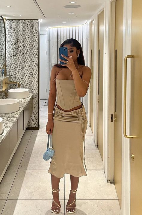 Nude Going Out Outfit, Beige Going Out Outfit, Gold Dress On Black Women, Cute Dinner Date Outfit Classy, Beige Birthday Outfit, Boujee Dinner Outfit, Cute Date Outfits Classy, Brown Dinner Outfits Black Women, Neutral Going Out Outfit