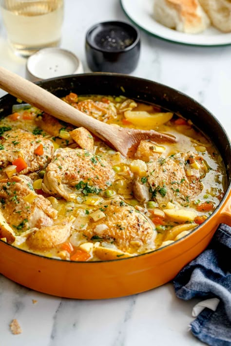 Chicken Stew with Potatoes (One-Pot) Chicken Stew With Potatoes, Stew With Potatoes, Potatoes And Vegetables, Stew Chicken Recipe, Stewed Potatoes, One Pot Chicken, Chicken Potatoes, Delicious Vegetables, Chicken Stew