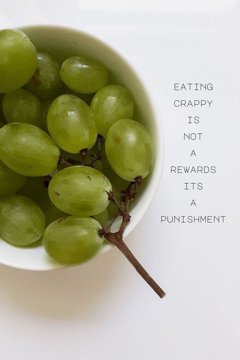 Grapes and motivational quote for fitness and healthy eating, also fitness and workout or healthy eating wallpaper aesthetic Eating Clean Motivation, Eat Healthy Quotes Aesthetic, No Snacking Motivation, Healthy Eating Motivation Tips, Exercise Motivation Wallpaper, Eat Healthy Wallpaper, Diet Motivation Wallpaper Aesthetic, Eating Motivation Quotes, Overeating Quotes