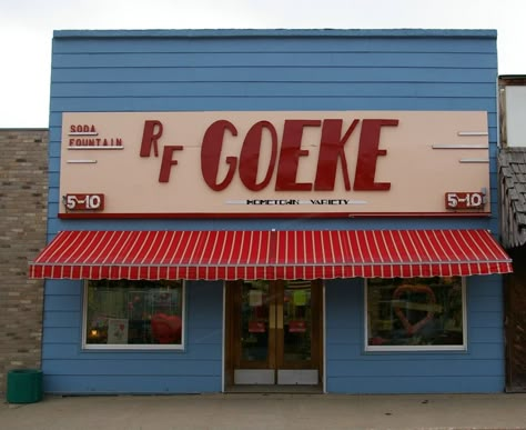 You don't see many general stores still operating today, much less with fully-stocked soda fountains. This shop is truly a hidden gem. Jelly Store, Golf Family, Nebraska Travel, Travel Nebraska, Banana Splits, Variety Store, Chimney Rock, Ice Cream Shops, The Best Ice Cream