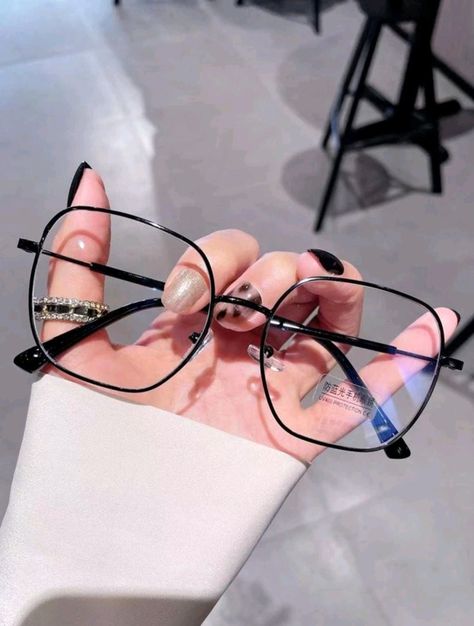 Unique Glasses Frames Women, Glasses Inspo Women, Aesthetic Glasses Frames, Clear Glasses Frames Women, Unique Glasses Frames, Stylish Glasses For Women, Glasses Styles, Cute Glasses Frames, Glasses Frames Trendy