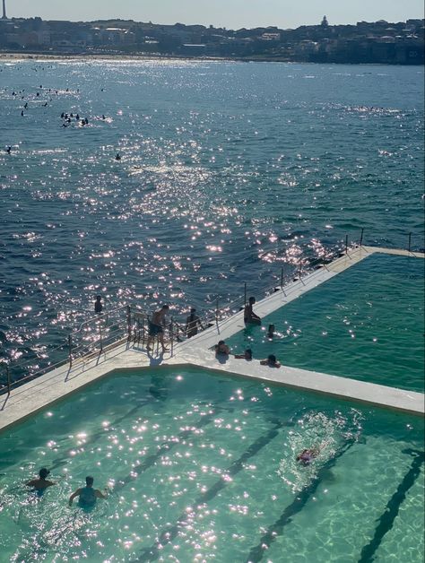 Bondi beach Australian summer Australian Life Aesthetic, Aus Summer Aesthetic, Australian Lifestyle Aesthetic, Australian Winter Aesthetic, Travel Australia Aesthetic, Aussie Summer Aesthetic, Australian Girl Aesthetic, Australia Moodboard, Brisbane Australia Aesthetic