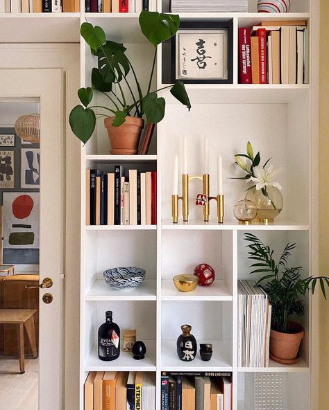 Open Bookshelf Styling, Open Bookshelf, Ceiling Shelves, Update Cabinets, Open Bookshelves, Bookshelf Styling, Lounge Design, Styling Inspiration, Living And Dining Room