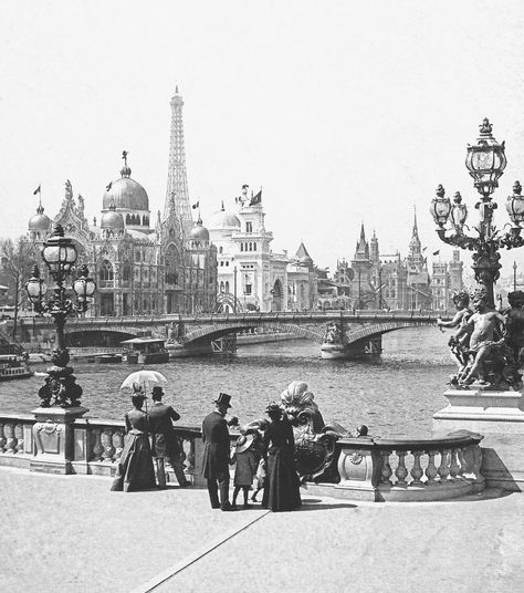 Paris 1900 Moto Taxi, Torre Eiffel Paris, Paris History, Paris 1900, Paint Tips, Old Paris, Paris Vintage, Paris Photo, Vintage Paris